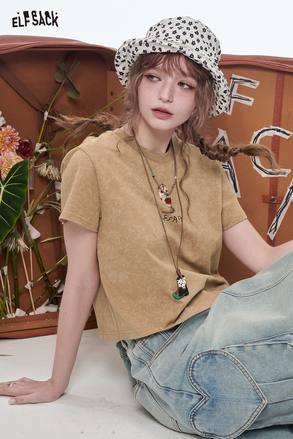 ELFSACK Casual Cartoon Print Short Sleeve T-shirt Women Slim Fit Short Top