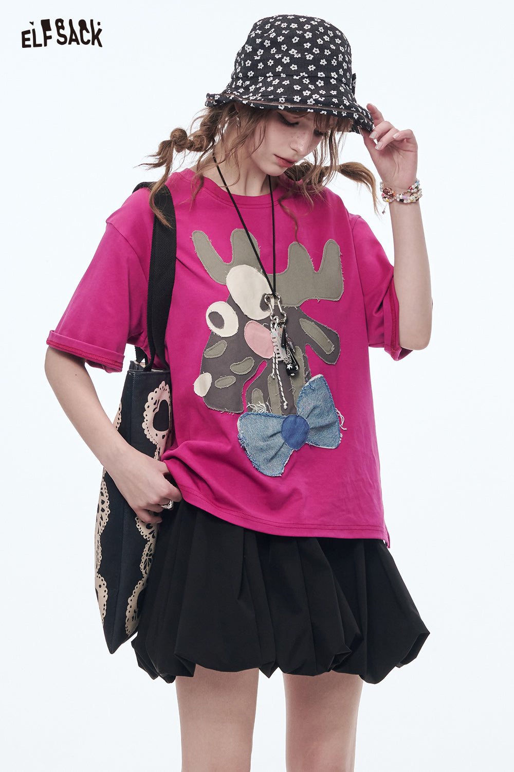 ELFSACK Funny Cartoon Deer Splicing Short Sleeve T-Shirt Women Y2K Ladies Top Tee Clothes