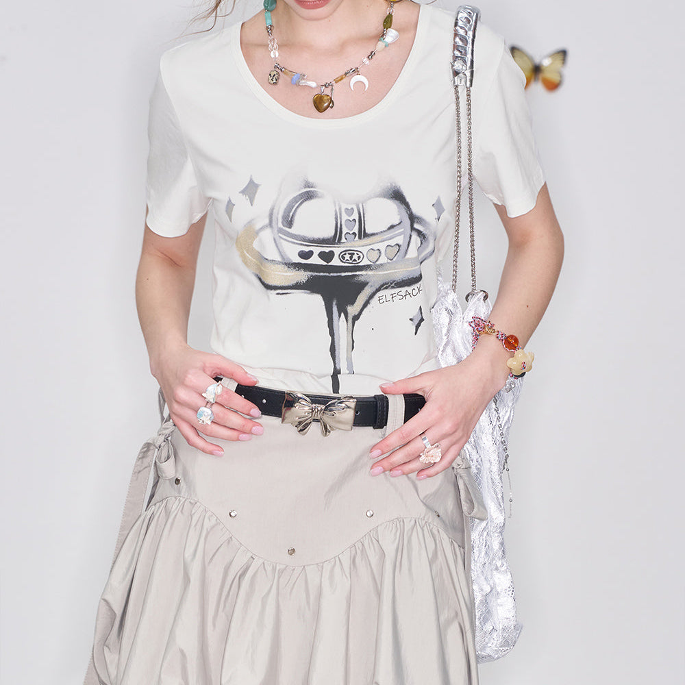 
                  
                    ELFSACK 2025 Spring New Arrivals Y2K White Heart Printed Short Sleeve T-Shirt Women's Loose Casual Versatile Top
                  
                