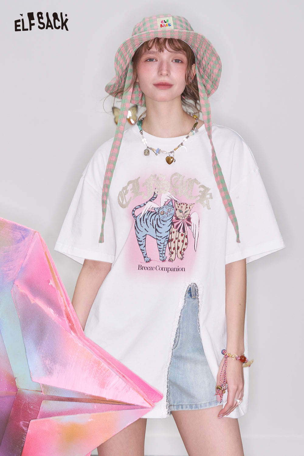 ELFSACK Y2K White Cartoon Print Slit Short Sleeve T-shirt Women Sweet Loose Casual Top