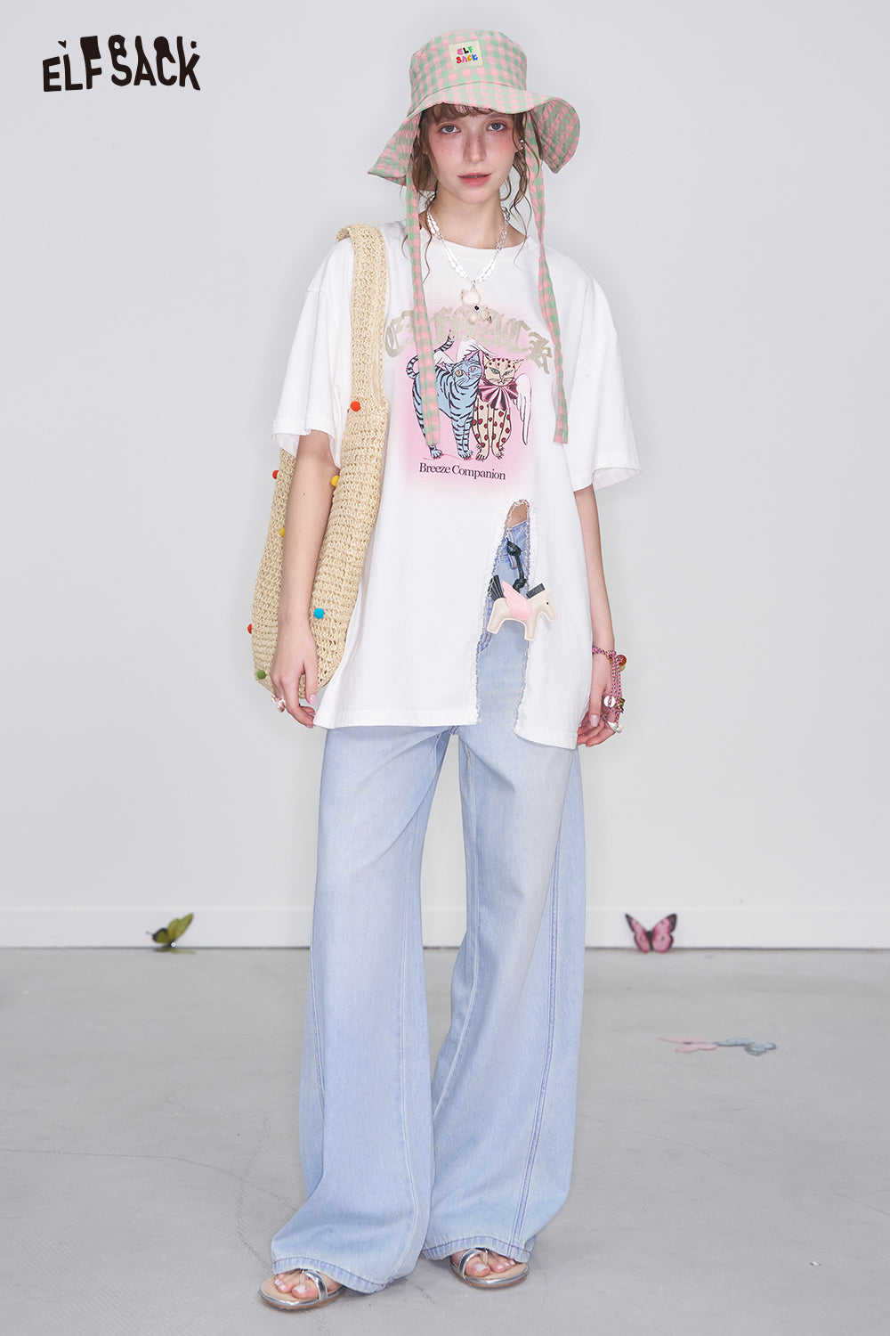 ELFSACK Y2K White Cartoon Print Slit Short Sleeve T-shirt Women Sweet Loose Casual Top