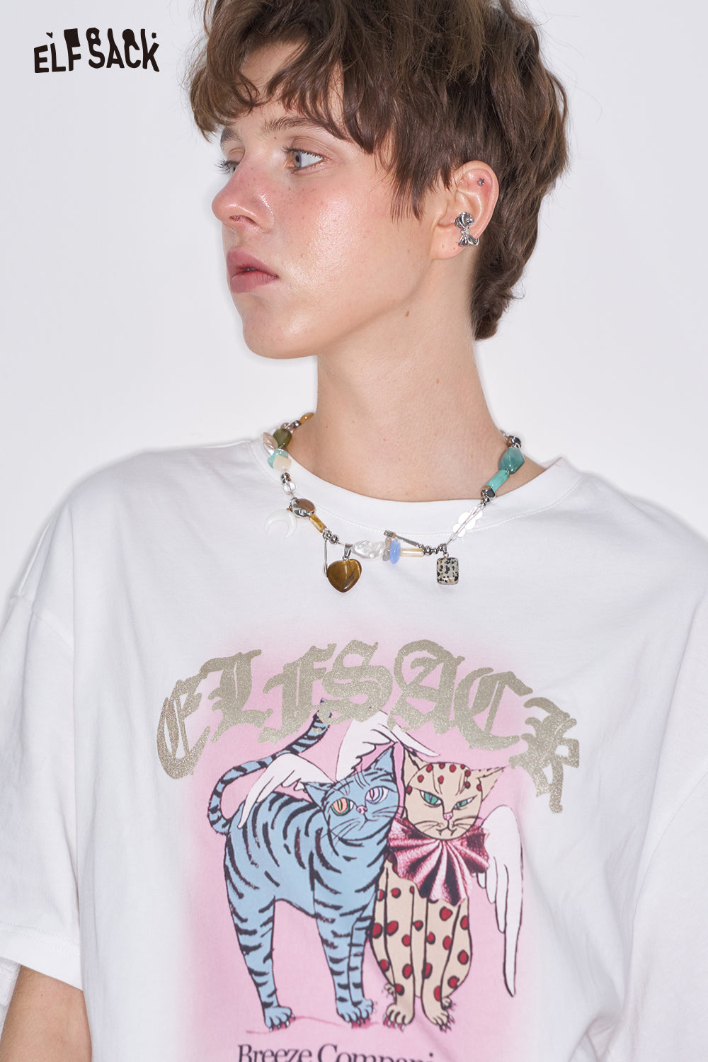 ELFSACK Y2K White Cartoon Print Slit Short Sleeve T-shirt Women Sweet Loose Casual Top