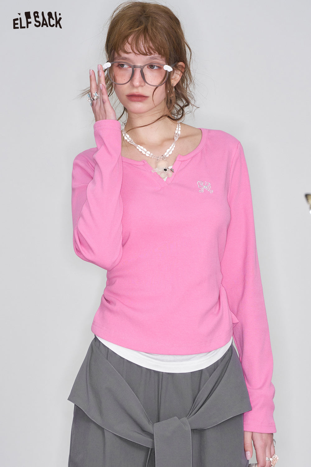 ELFSACK Sweet Bow Embroidery Tops Fake Two-Piece Long Sleeve O-neck T-Shirt Women