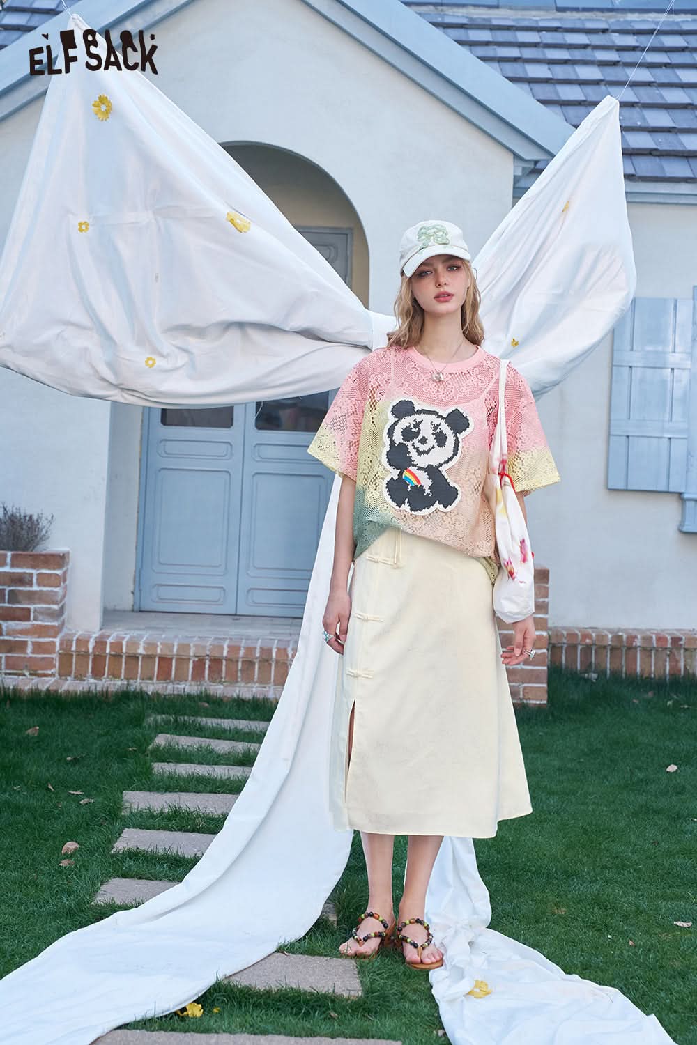 ELFSACK Thin Embroidered Colorful Short Sleeved Panda Casual T-Shirt