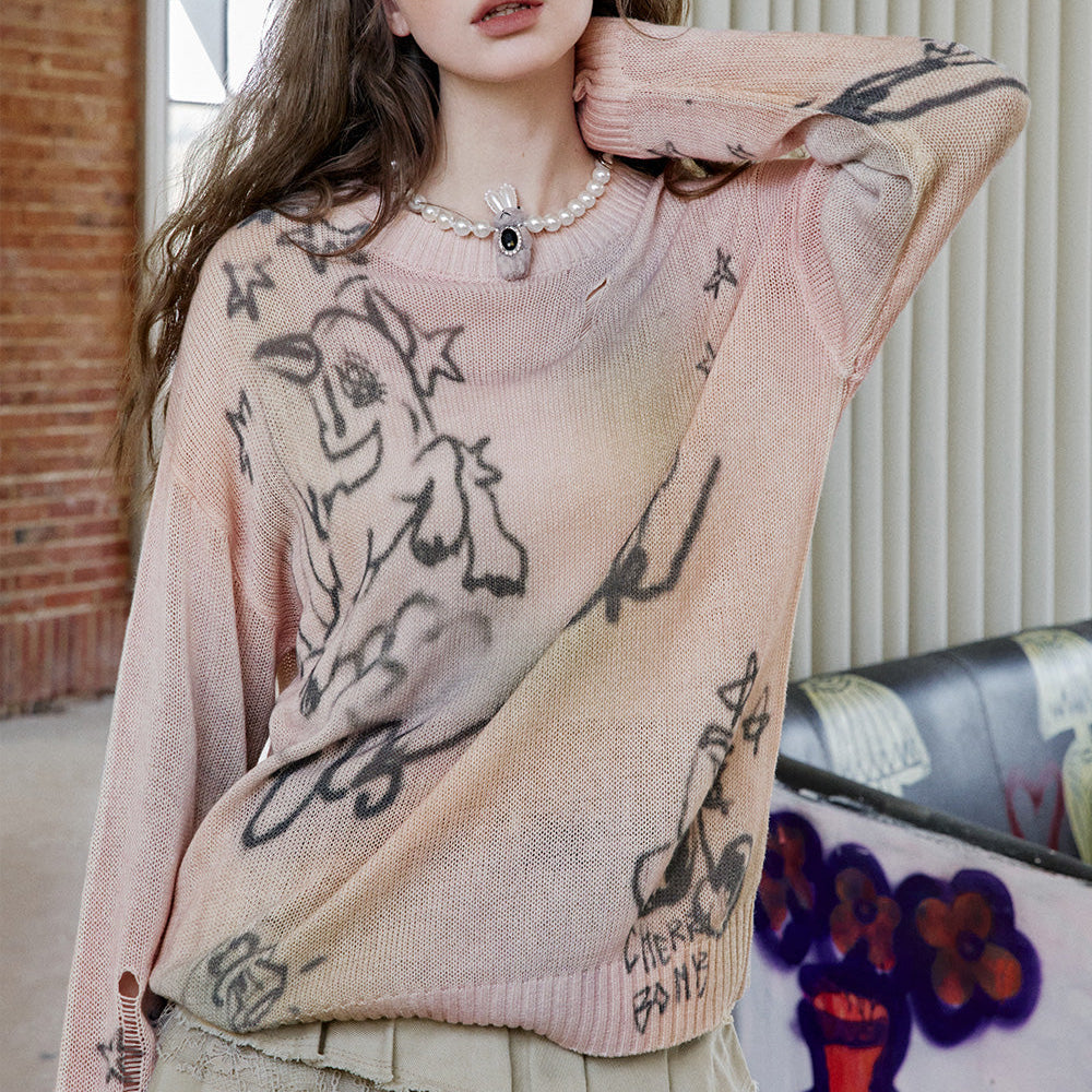 ELFSACK 2025 Spring New Arrivals Sweet Cool Graffiti Printed Hole Thin Knitted Pullover Women's Loose Streetwear Smudged Top