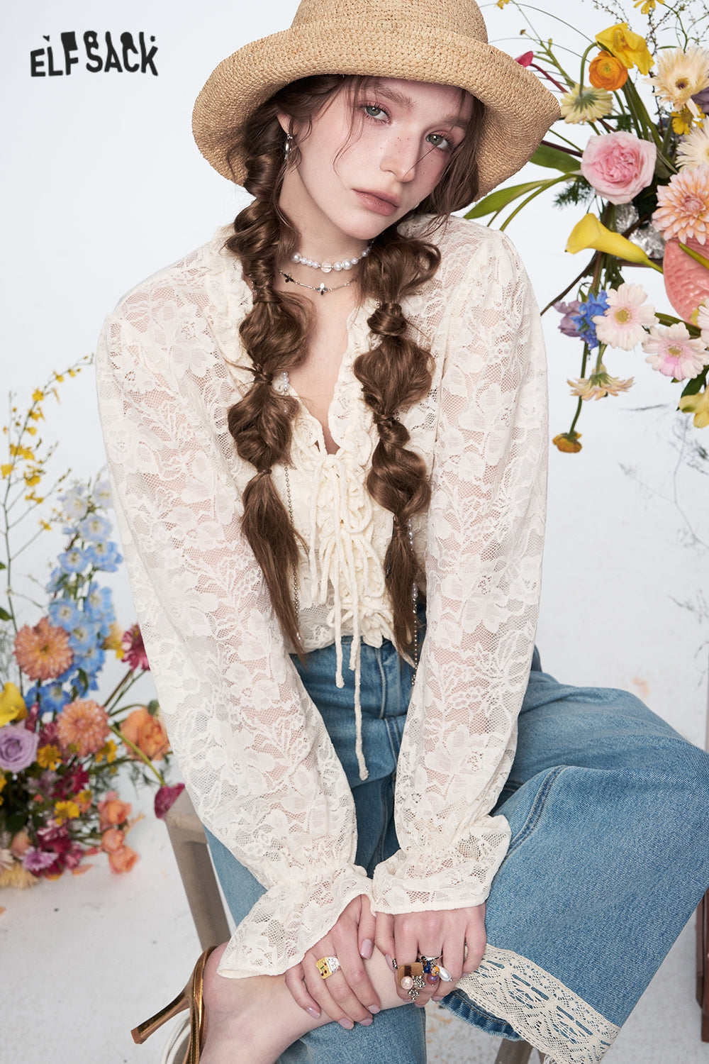 ELFSACK Off-white Sweet Elegant Long-sleeved Lace Shirt Women Lace-up V-neck Blouse