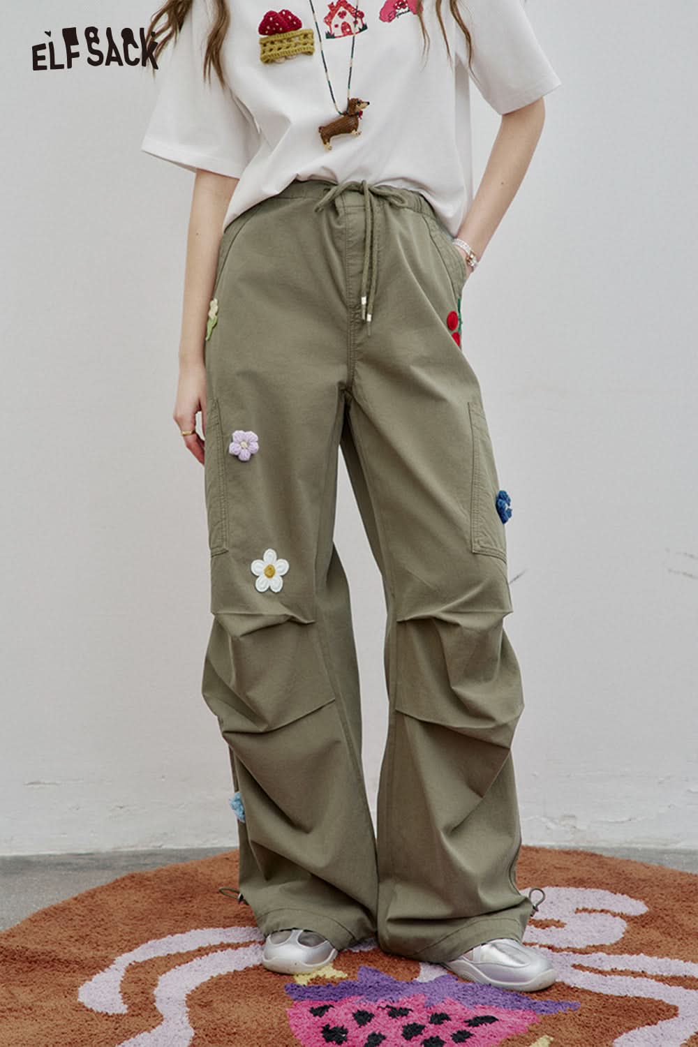 ELFSACK Vintage Flower Patch Baggy Cargo Pants Women Drawstring Pleated Casual Loose Hip Hop Sweatpants