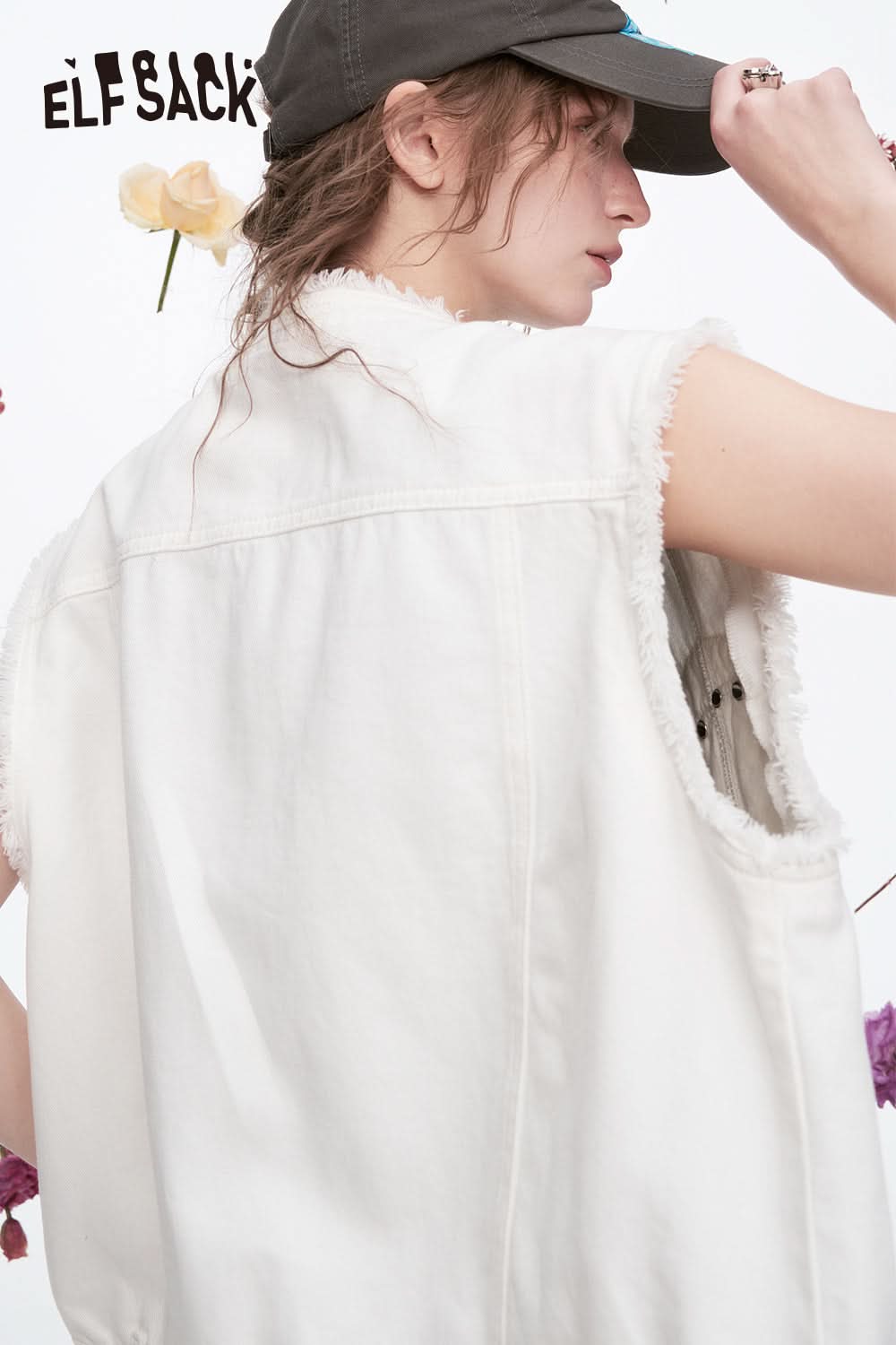 ELFSACK Sweet Cool Heart Rivets White Raw Edge Denim Vest Women