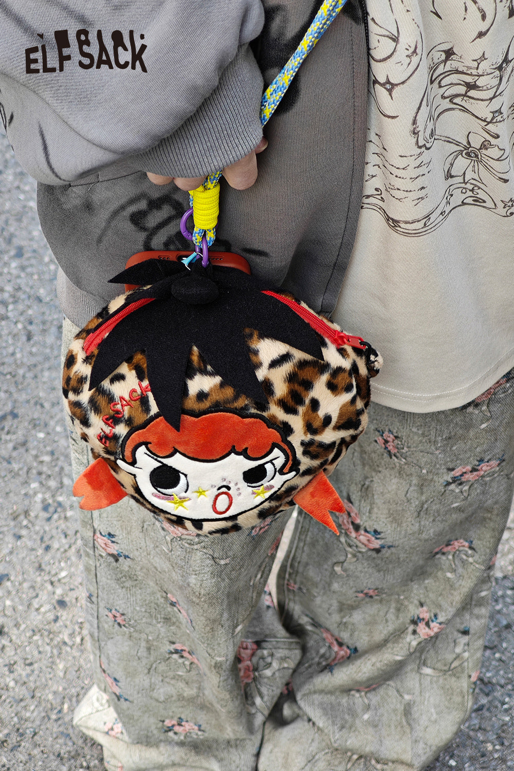 ELFSACK 2025 Spring New Arrivals Original [Ai Maomao] Strawberry Leopard Woven Rope Plush Bag