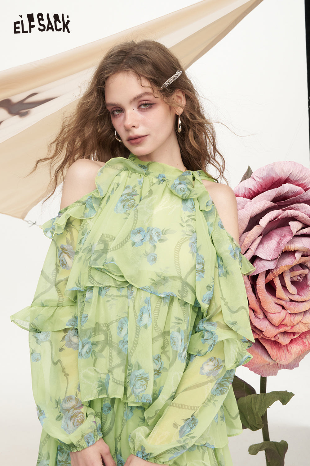 ELFSACK Hanging Neck And Exposed Shoulder Floral Chiffon Chic Cake Dress