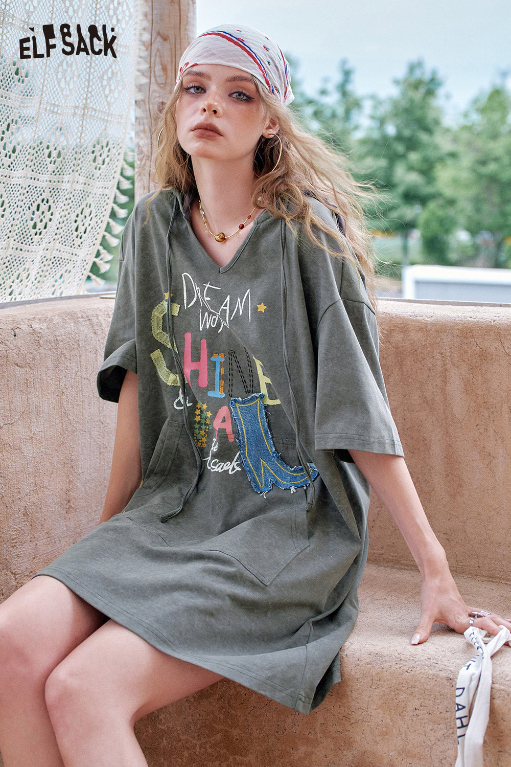 ELFSACK Letter Print V-Neck Loose Casual Hooded Dress