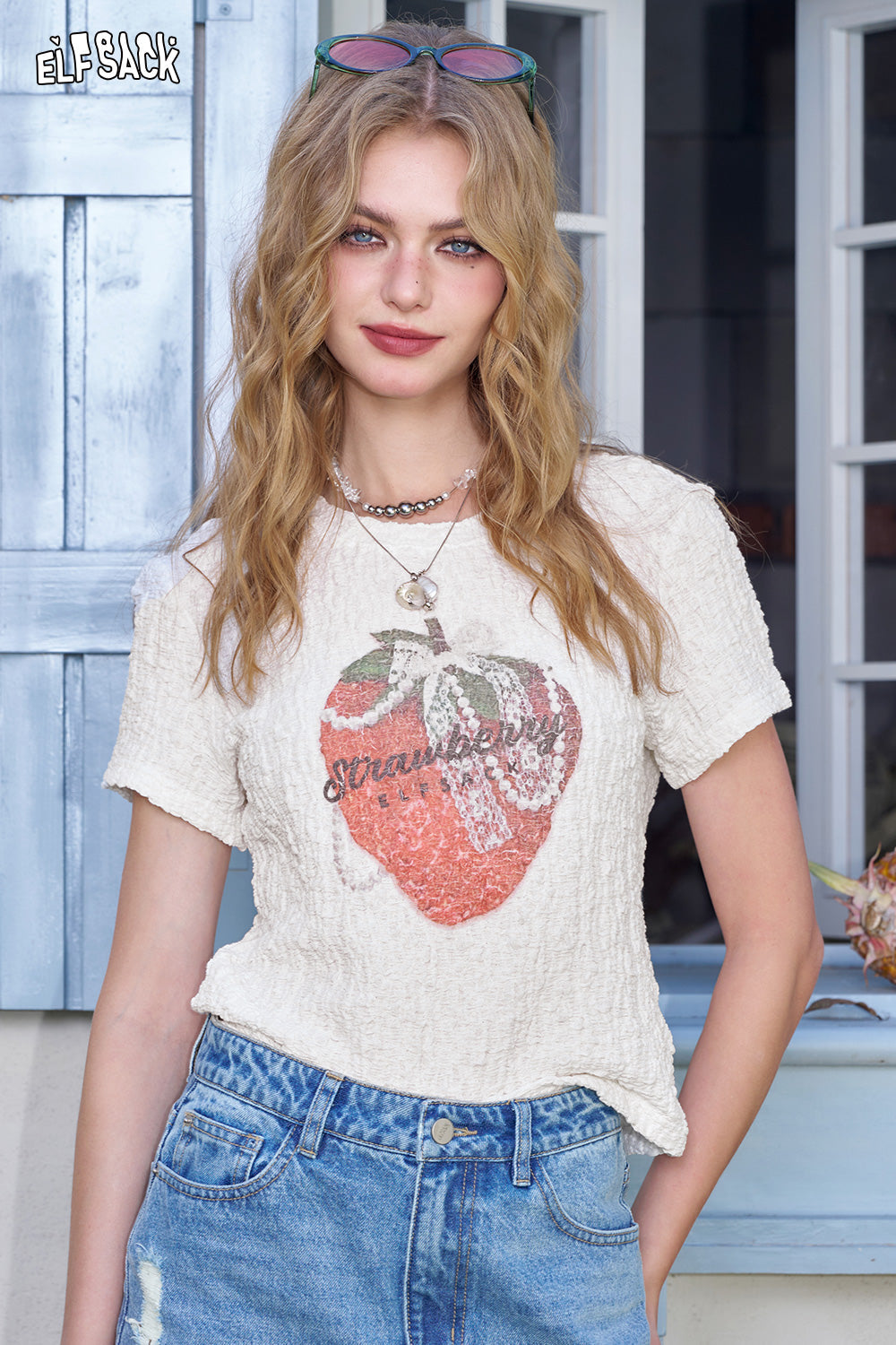 ELFSACK Strawberry Printed Short Sleeved T-Shirt