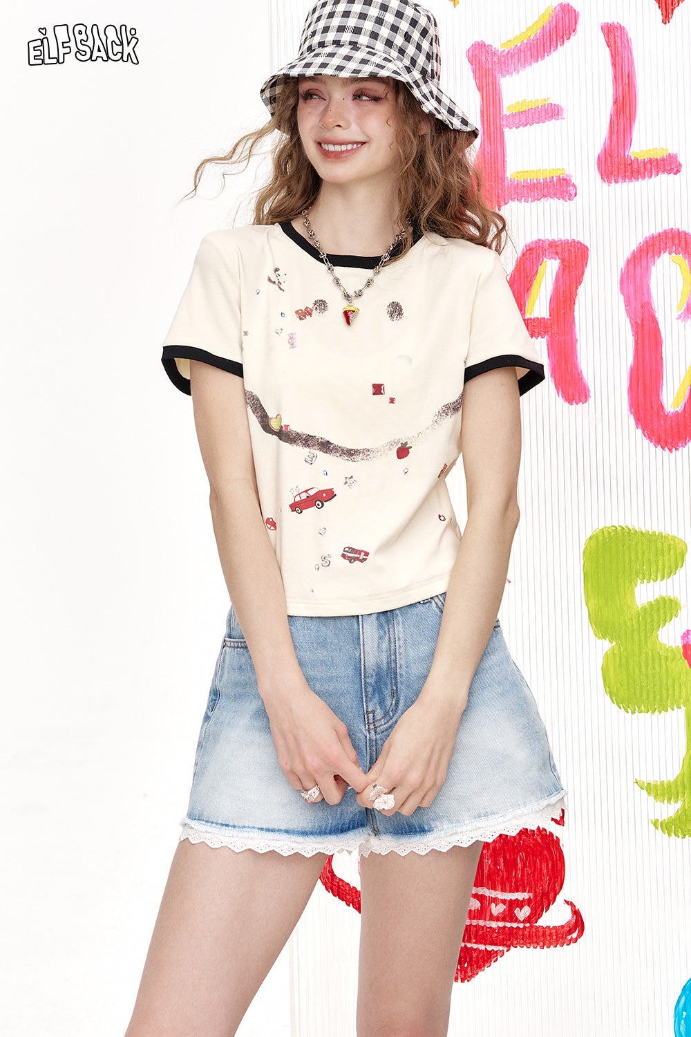 ELFSACK Smiling Printed Short Sleeved Chic T-Shirt