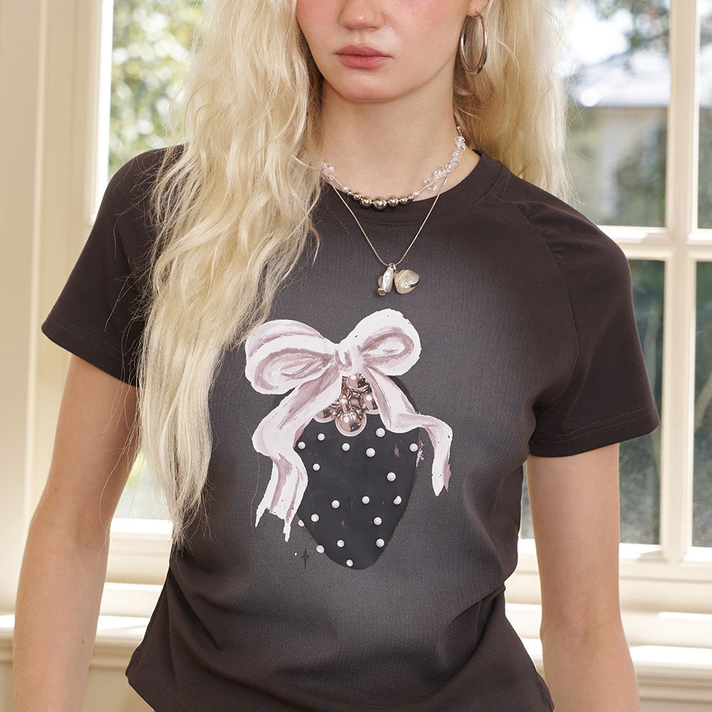 ELFSACK 2025 Summer New Arrivals Strawberry Print Short Sleeved Chic T-Shirt For Women