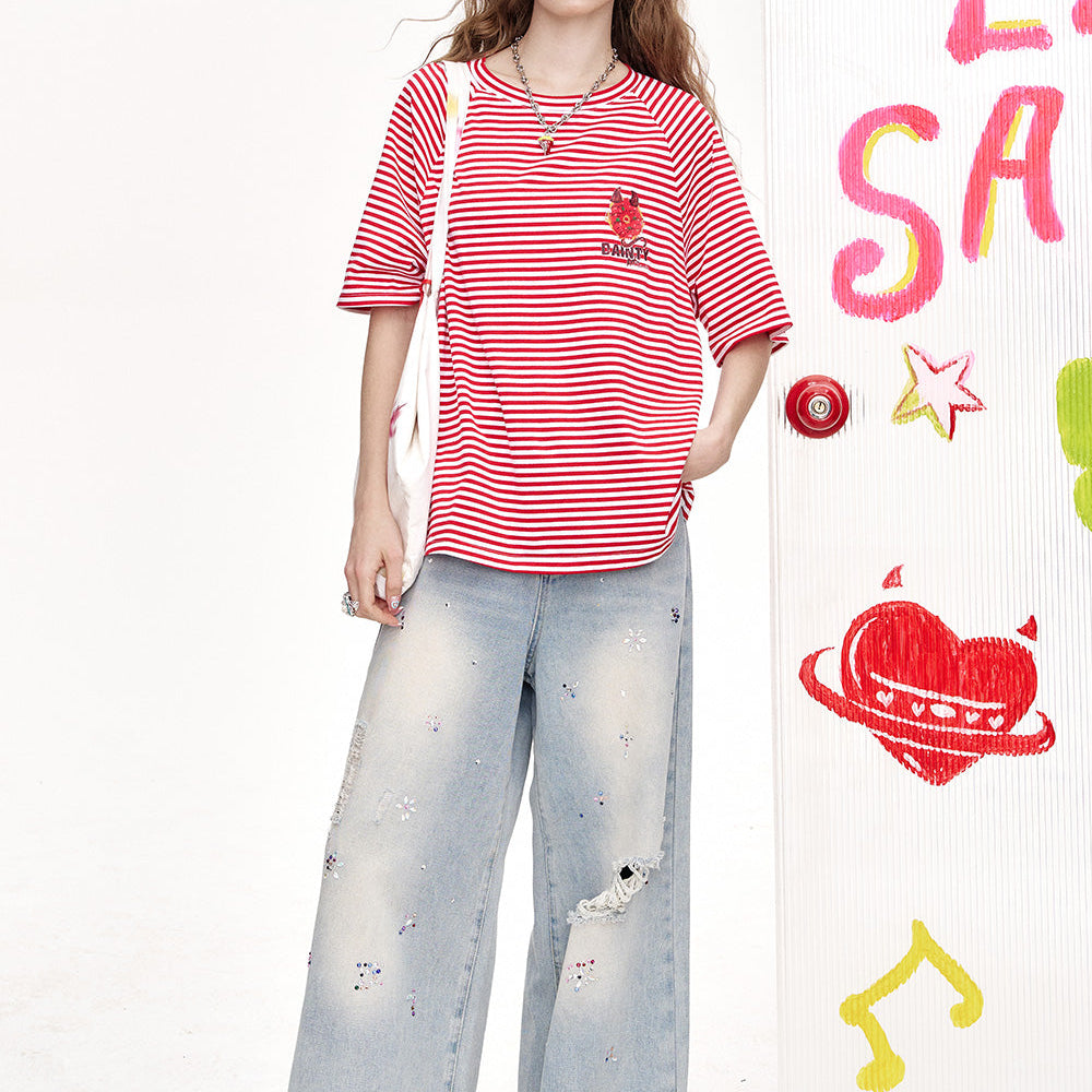 
                  
                    ELFSACK 2025 Summer New Arrivals Red And White Striped Retro Casual Short Sleeved T-Shirt For Women
                  
                