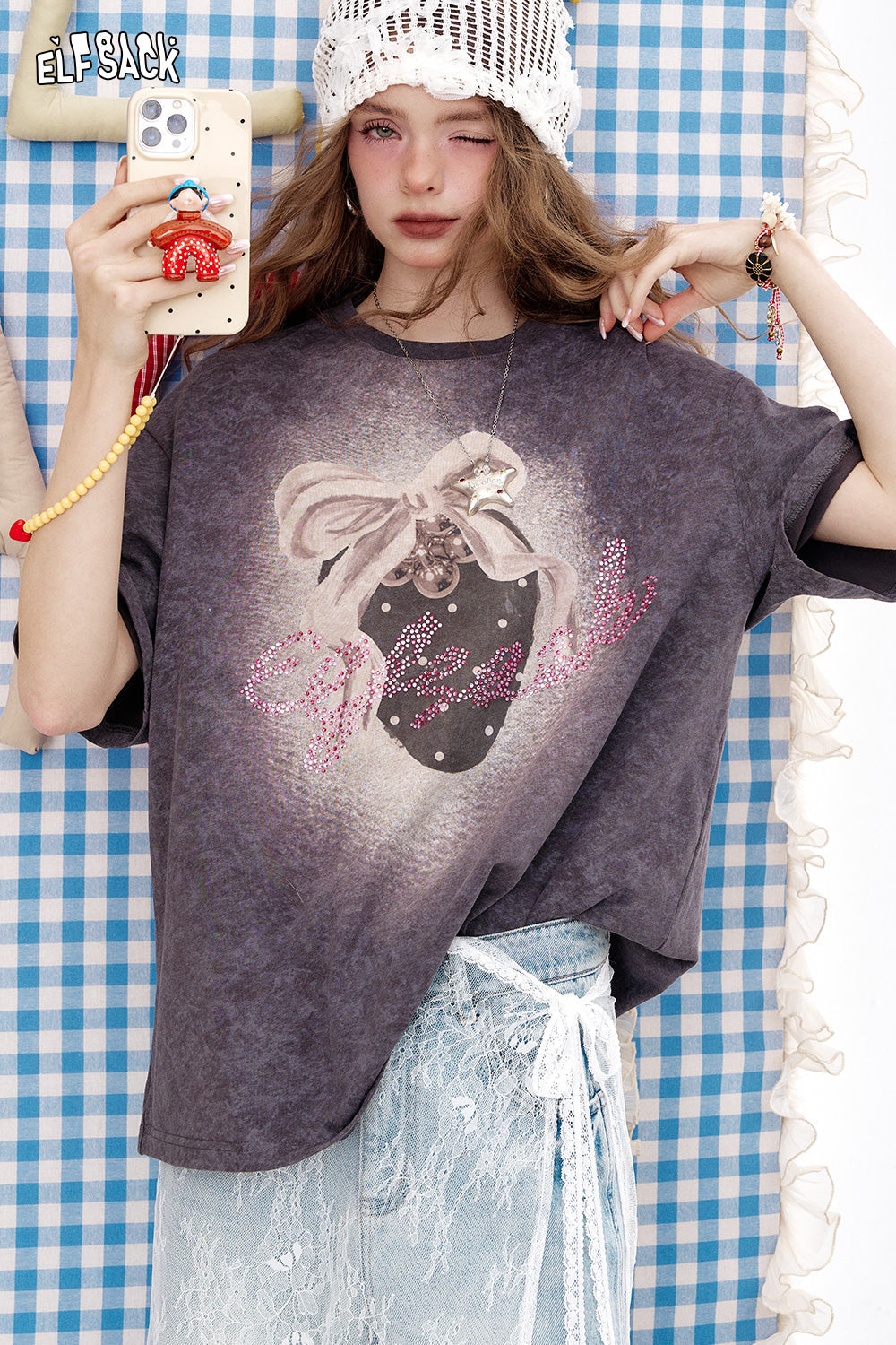 ELFSACK Retro Grey Strawberry Casual Printed Short Sleeved T-Shirt