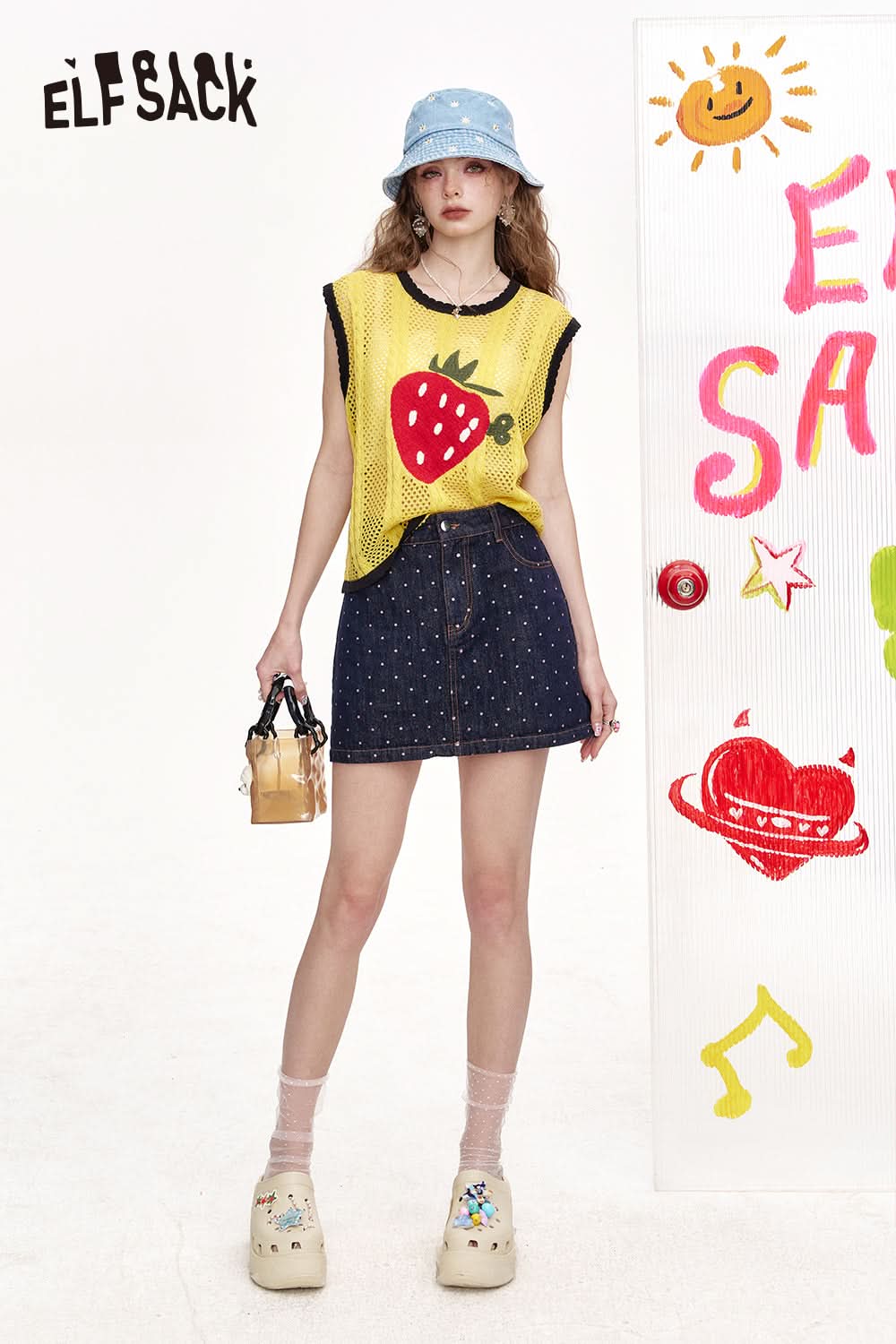 ELFSACK Strawberry Jacquard Hollow Out Casual Knitting Casual Vest Women