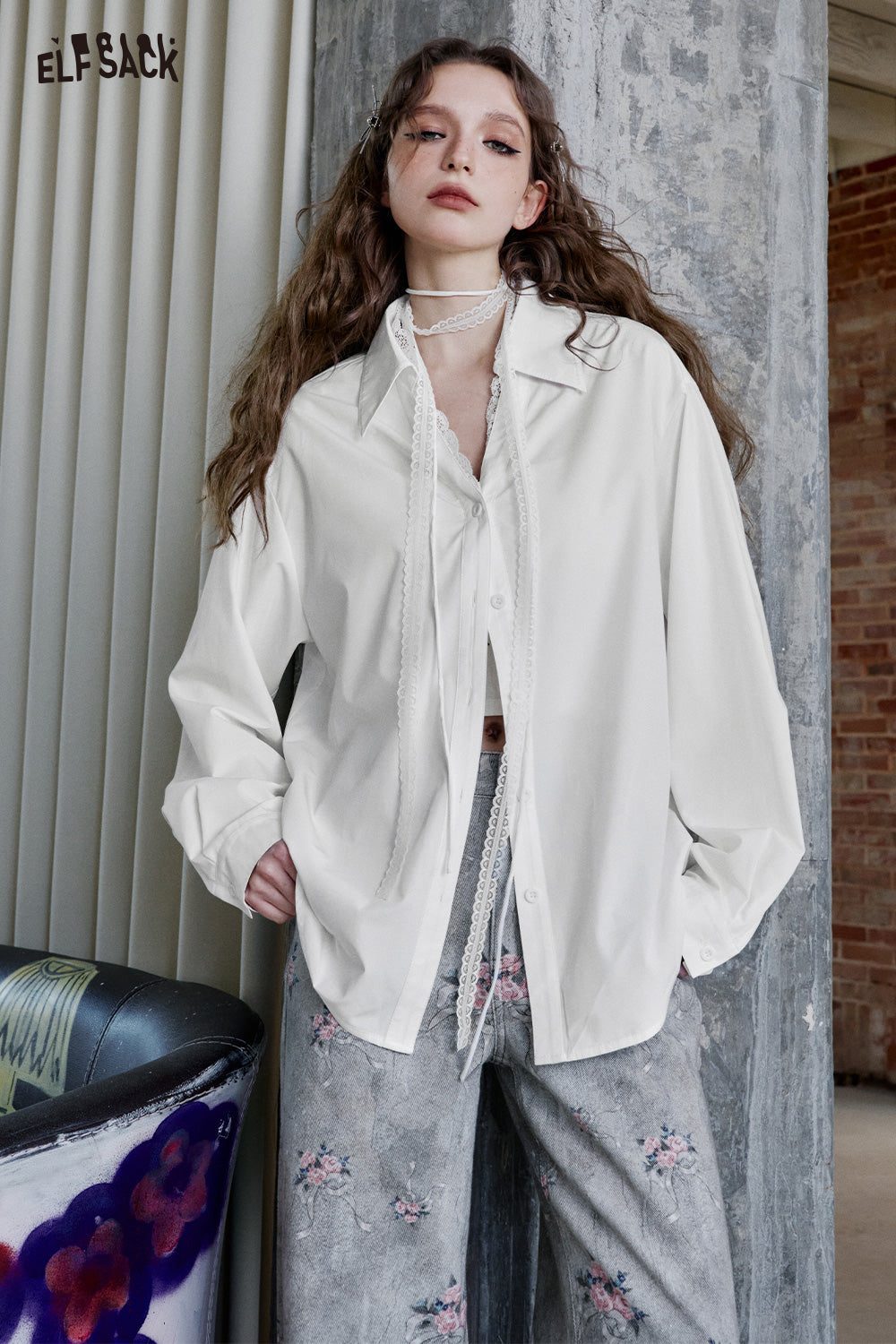 ELFSACK Elegant White V-neck Lace Splicing Loose Shirt Women Sexy Solid Top