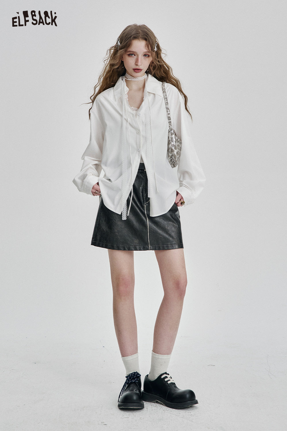 ELFSACK Elegant White V-neck Lace Splicing Loose Shirt Women Sexy Solid Top