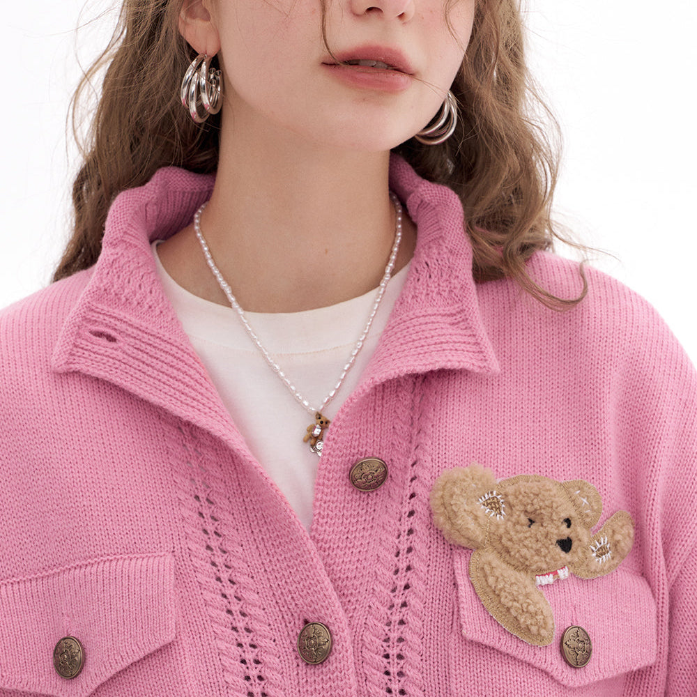 
                  
                    ELFSACK 2025 Spring New Arrivals Women's Fashion Front Button Stand Collar Bear Patch Knit Cardigan Sweater Long Sleeve Fitted Hem Chic Outerwear Female Tops
                  
                