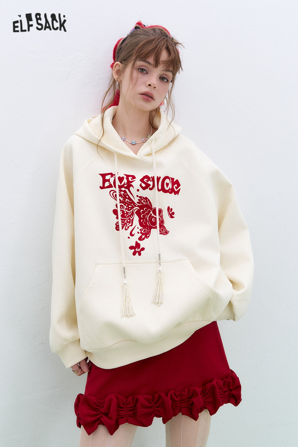 ELFSACK 2025 Spring New Arrivals Neo-Chinese style Koi Hoodies Women New Year Lucky Loose Casual Tops