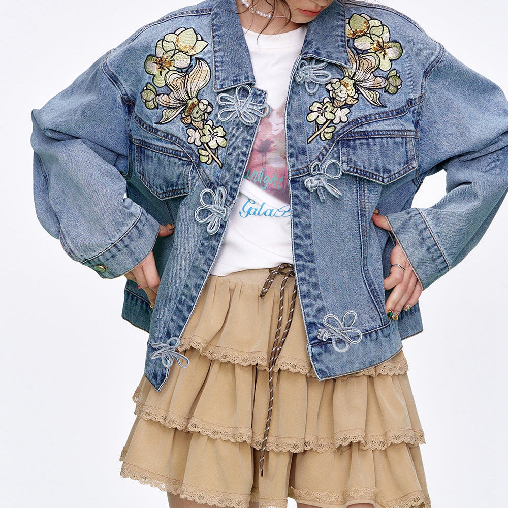 
                  
                    ELFSACK 2025 Spring New Arrivals Neo-Chinese style sequin embroidery flower button denim jacket Women
                  
                