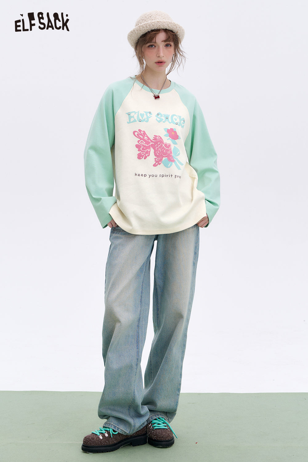ELFSACK Lucky Goldfish Printed Raglan Long Sleeve T-shirt Women Basic Casual Round Neck Korean Top