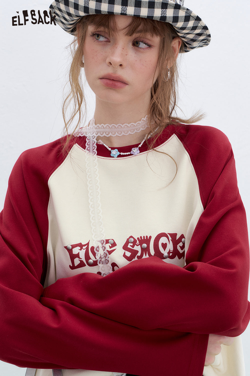 ELFSACK Lucky Goldfish Printed Raglan Long Sleeve T-shirt Women Basic Casual Round Neck Korean Top