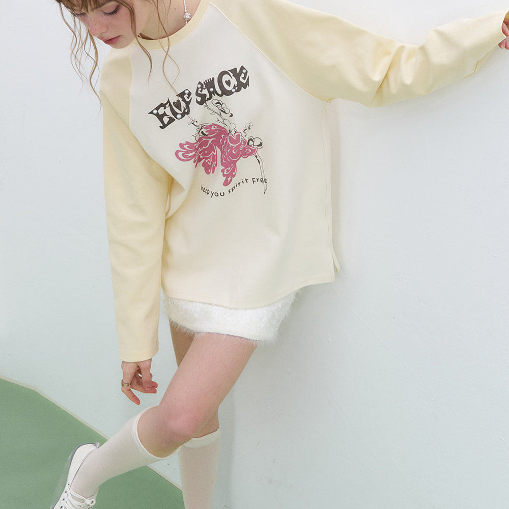 
                  
                    ELFSACK 2025 Spring New Arrivals Lucky Goldfish Printed Raglan Long Sleeve T-shirt Women Basic Casual Round Neck Korean Top
                  
                