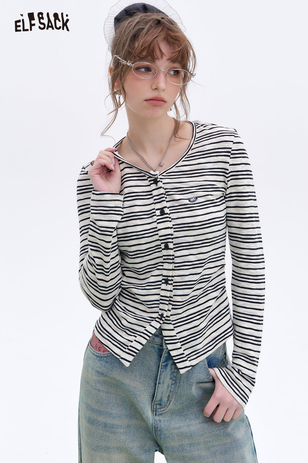 ELFSACK 2025 Spring New Arrivals Black white striped slim fit long-sleeved T-shirt for women basic casual Korean top