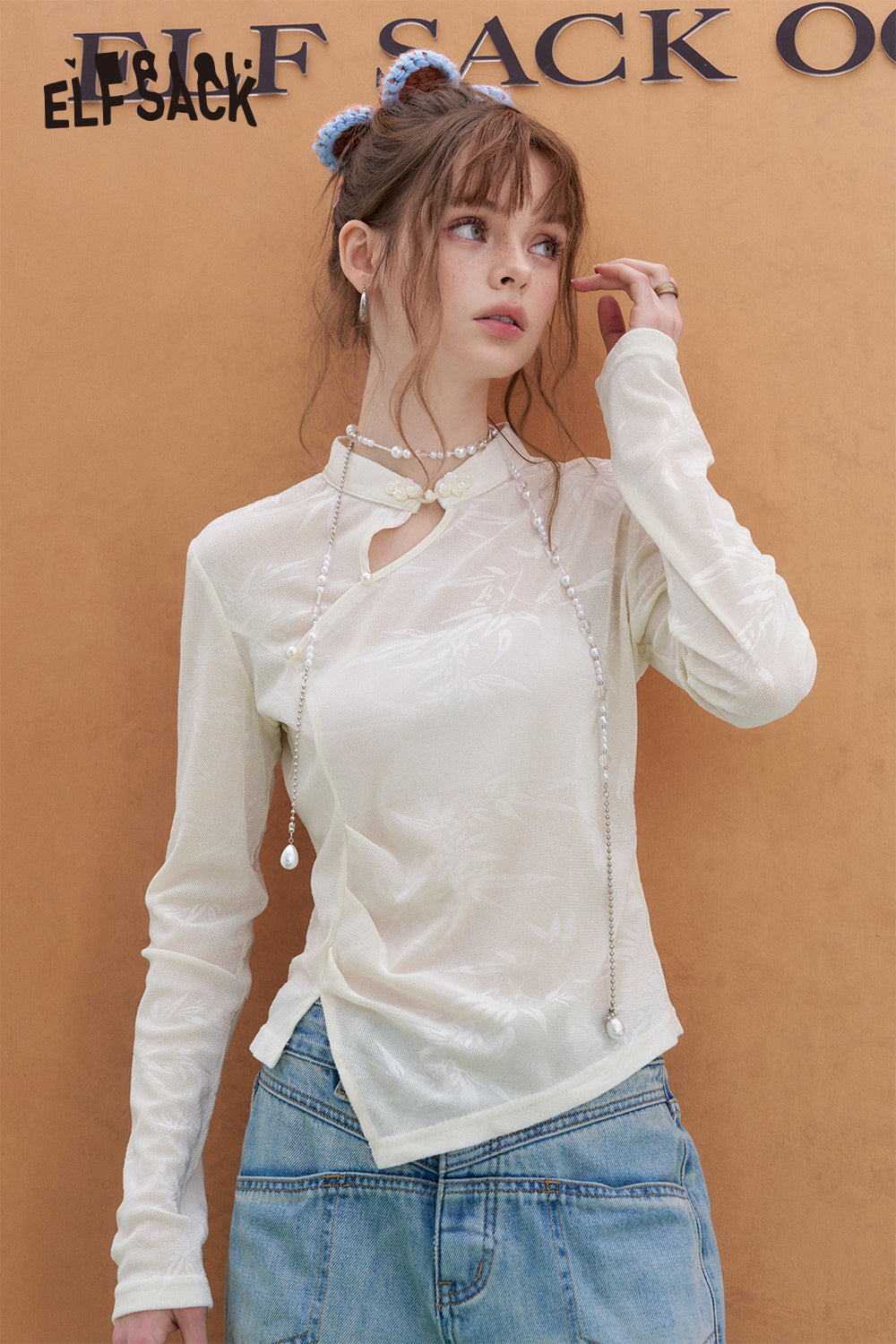 ELFSACK 2025 Spring New Arrivals Bamboo jacquard Neo-Chinese style long-sleeved T-shirt for women Pearl buttoned semi-transparent bottoming top