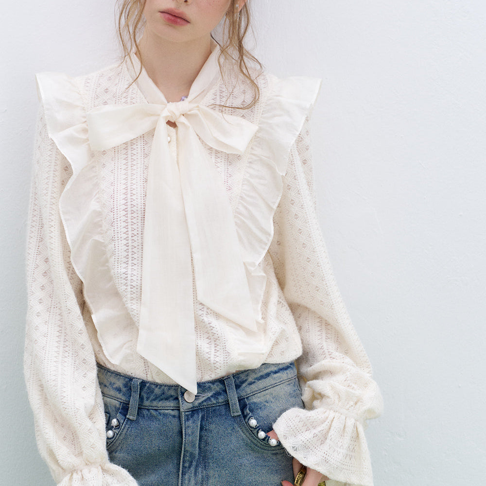 
                  
                    ELFSACK 2025 Spring New Arrivals French bow tie white lace blouse for women Korean sweet Flare Sleeve top
                  
                