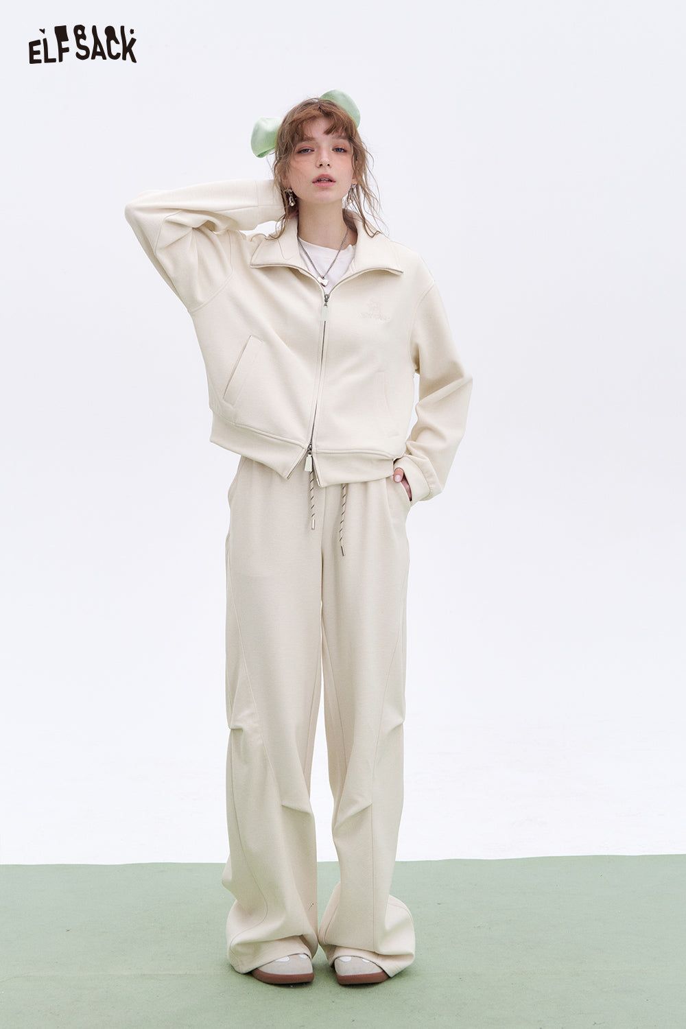 ELFSACK Casual zipper short sweatshirt cardigan trousers two-piece suit sports slim suit women