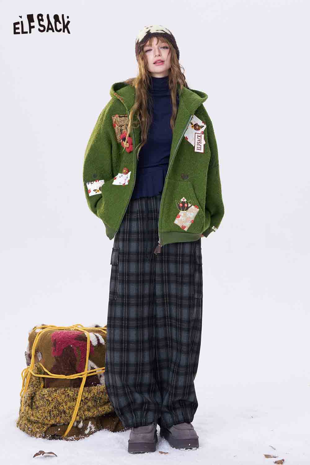 ELFSACK 3D embellished hooded coat for women in green with decorative patches and a cozy fit