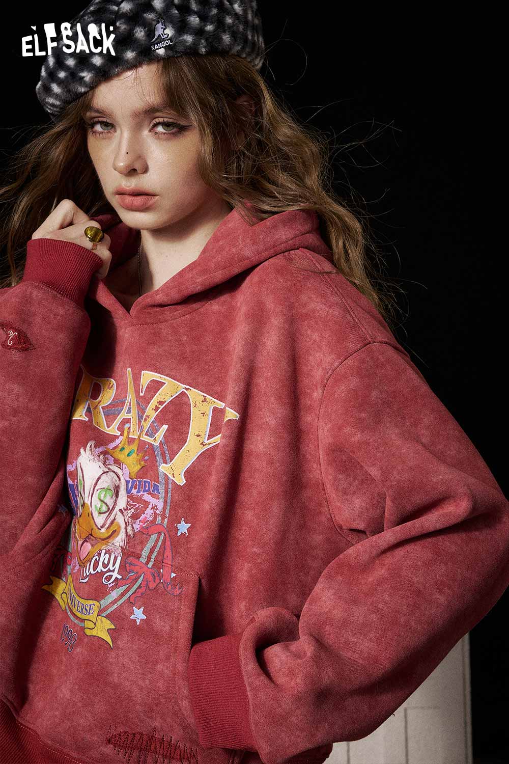 ELFSACK animal graphic cropped sweatshirt in faded red with vibrant print for a stylish casual look