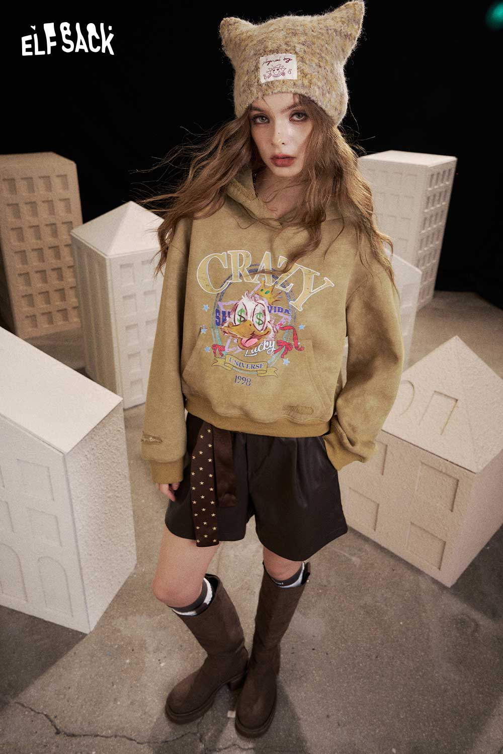 ELFSACK animal graphic cropped sweatshirt in beige with fun design and relaxed fit