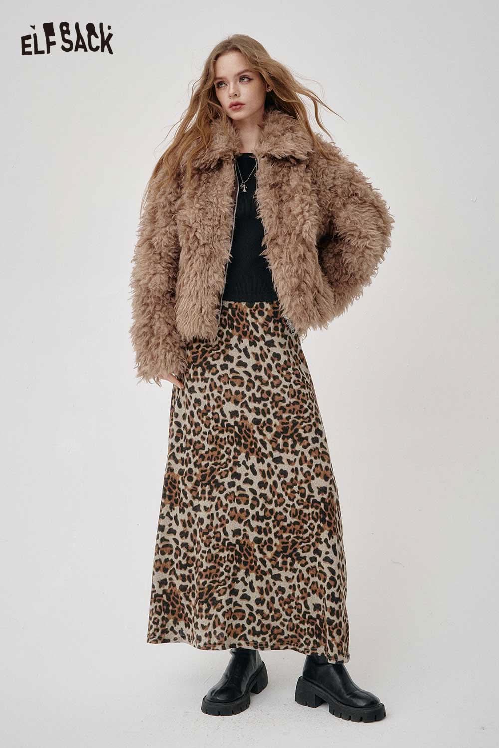ELFSACK animal print maxi skirt with stylish leopard design paired with cozy faux fur jacket