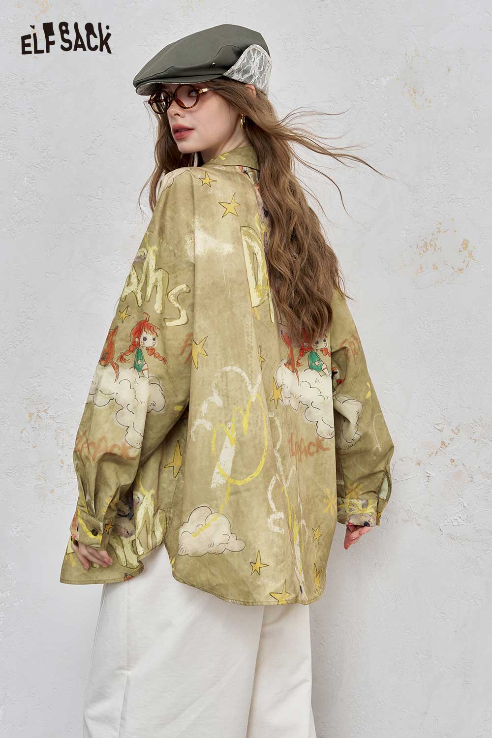 ELFSACK art print relaxed shirt for women in earthy tones with a loose fit and artistic design
