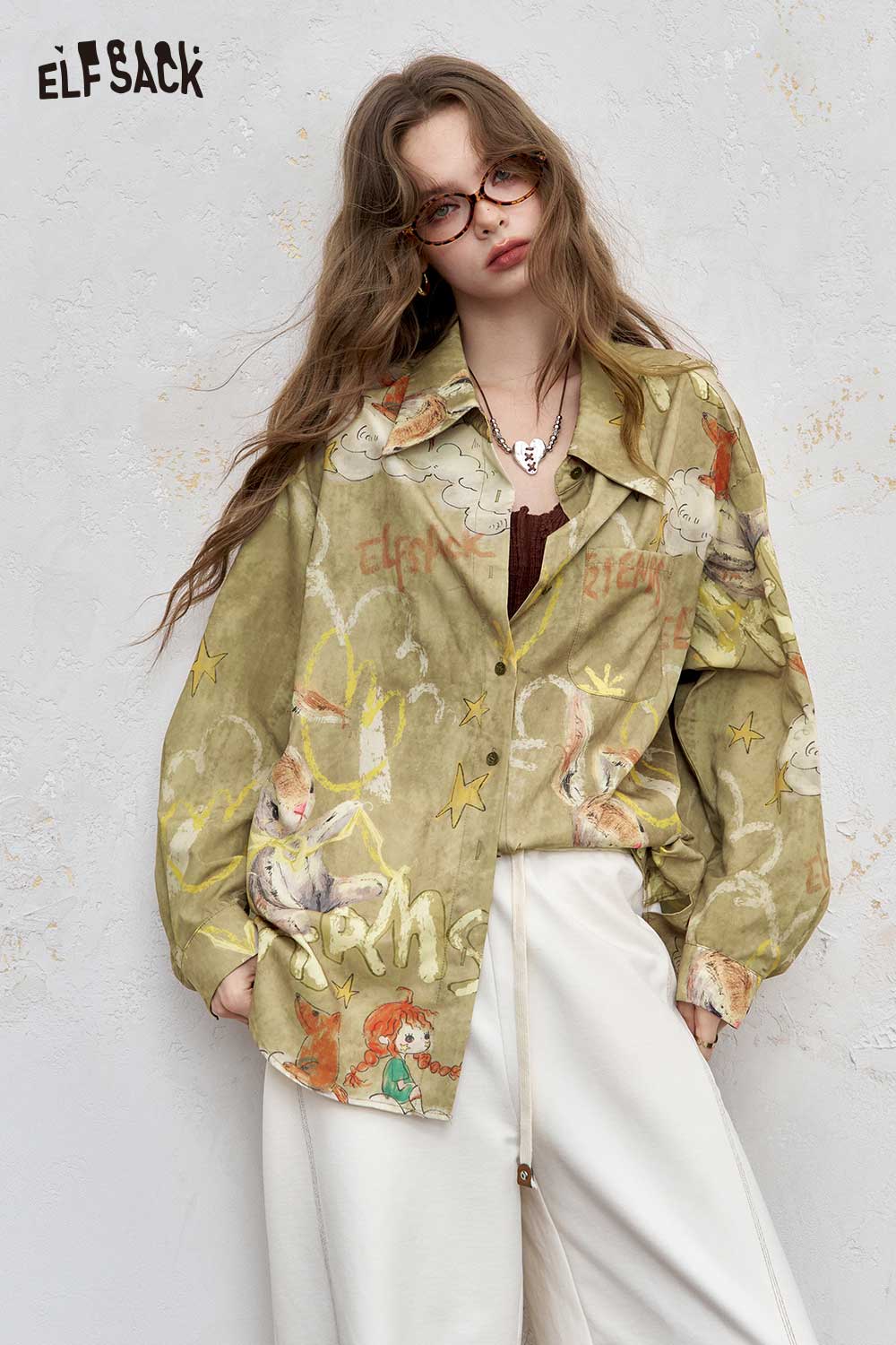 ELFSACK art print relaxed shirt for women in a stylish pastel design featuring artistic graphics