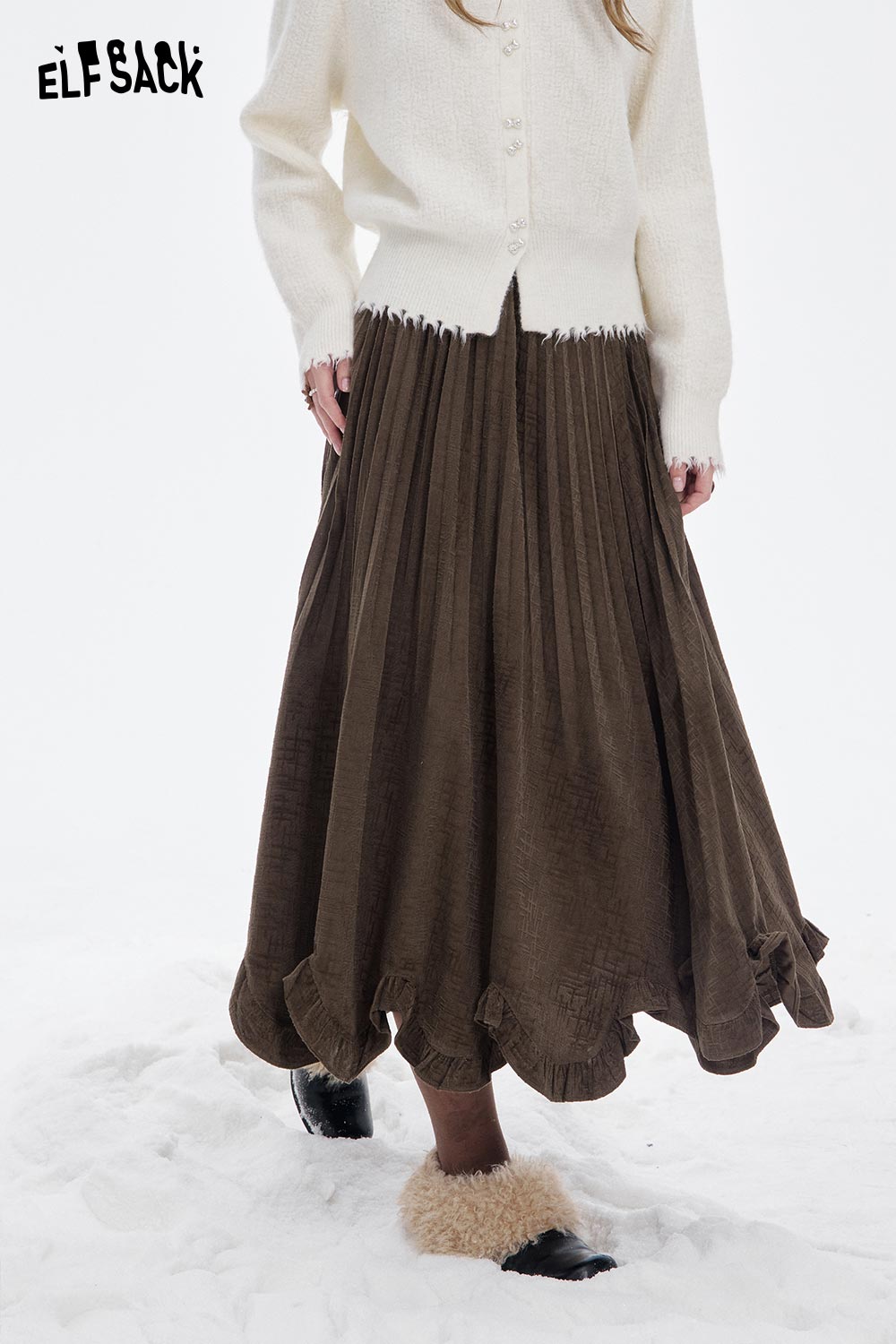 ELFSACK Asymmetric flounce hem skirt in brown with pleats and ruffled edges for a stylish look