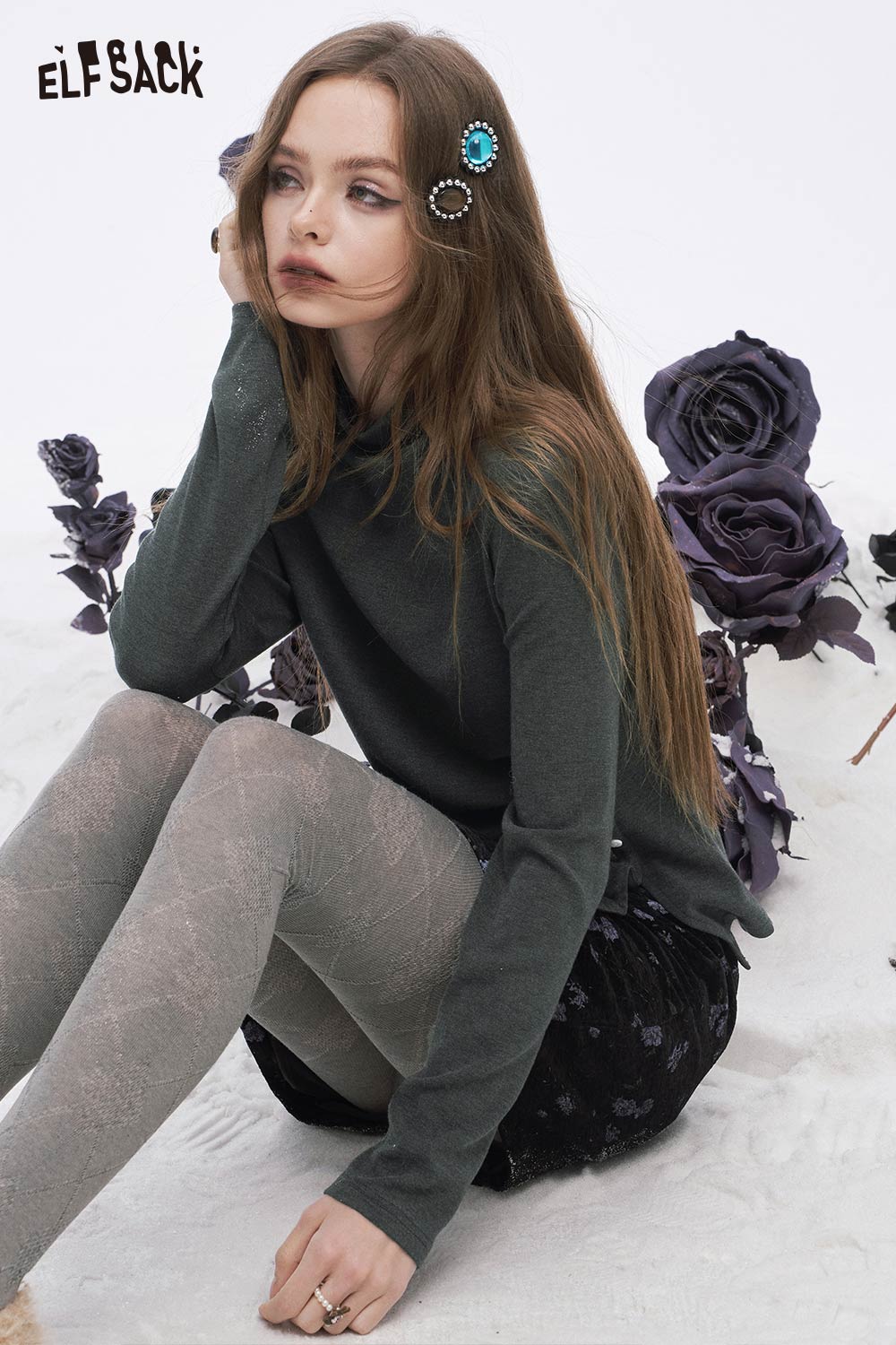 ELFSACK asymmetric hem long sleeve tshirt in dark gray with stylish design, perfect for casual outfits