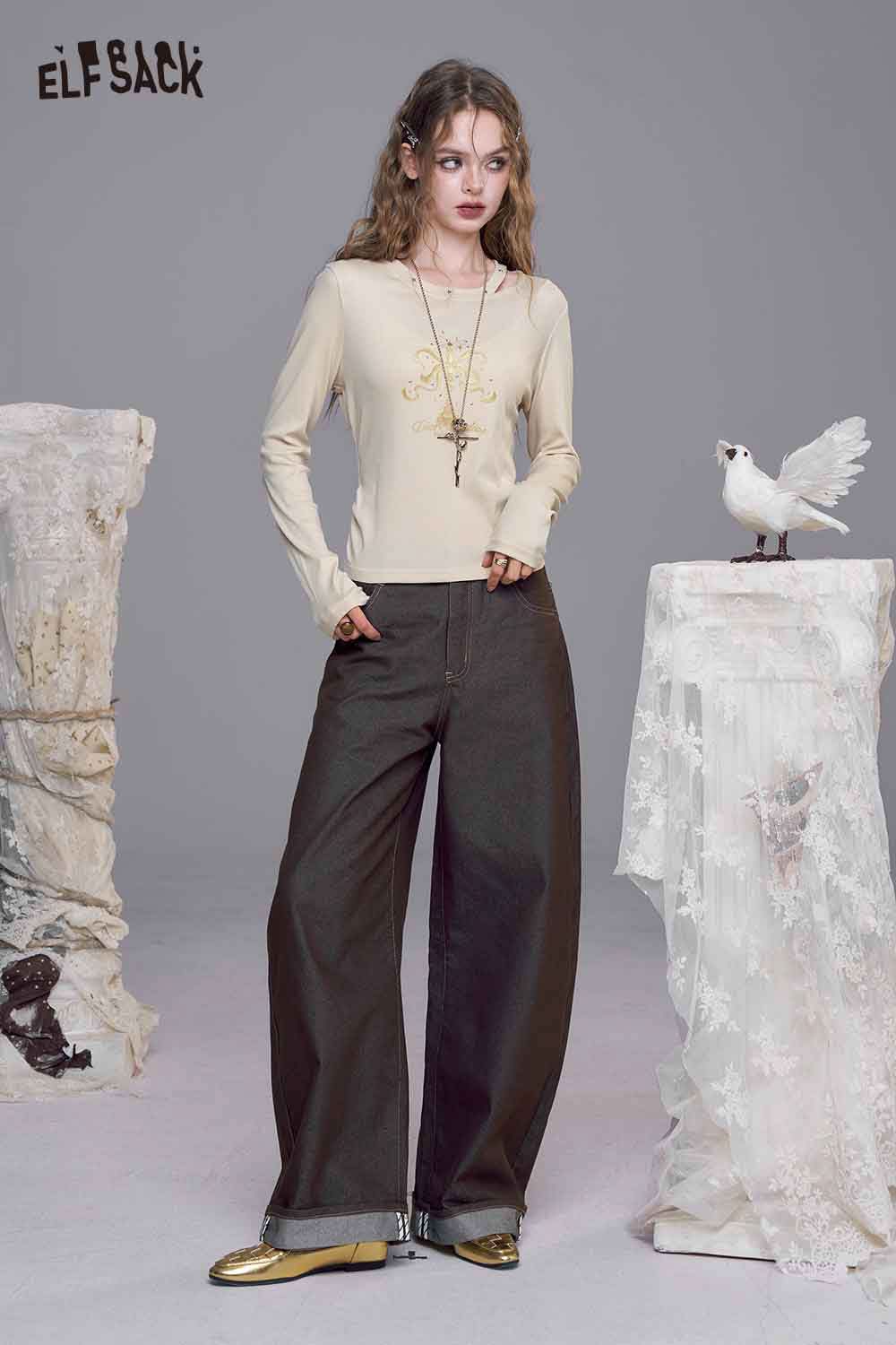 ELFSACK asymmetric neckline graphic tee in beige with a stylish design and long sleeves