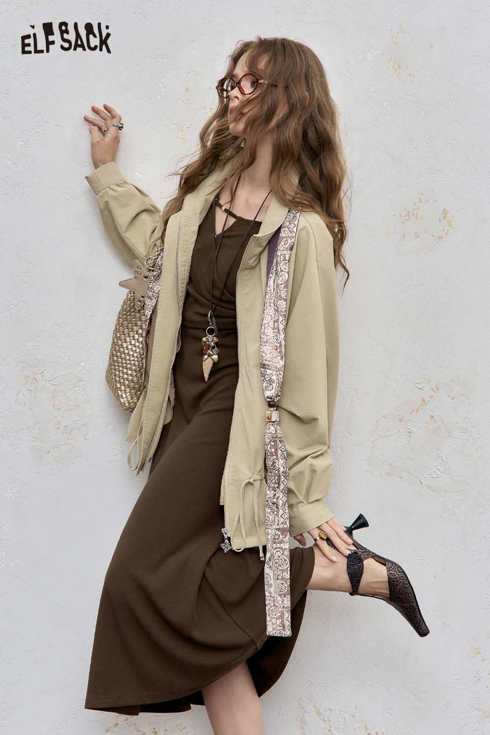ELFSACK asymmetric neckline midi dress styled with a lightweight jacket and accessories