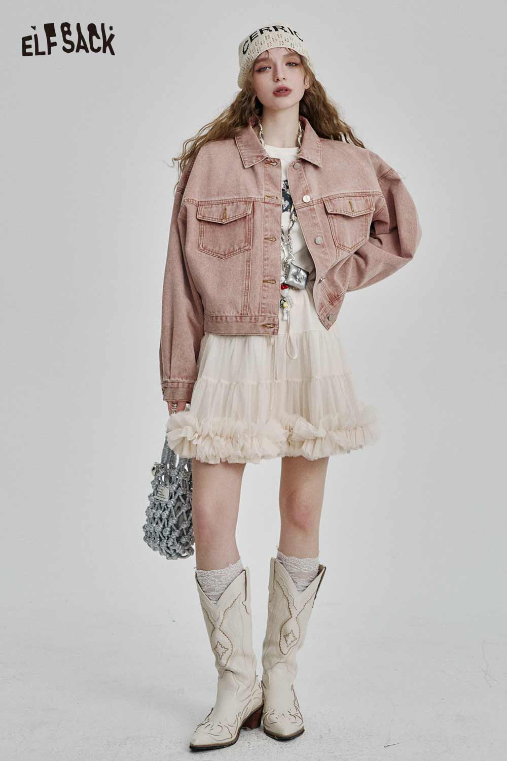 ELFSACK ballerina style tulle skirt paired with a denim jacket and cowboy boots for a chic look