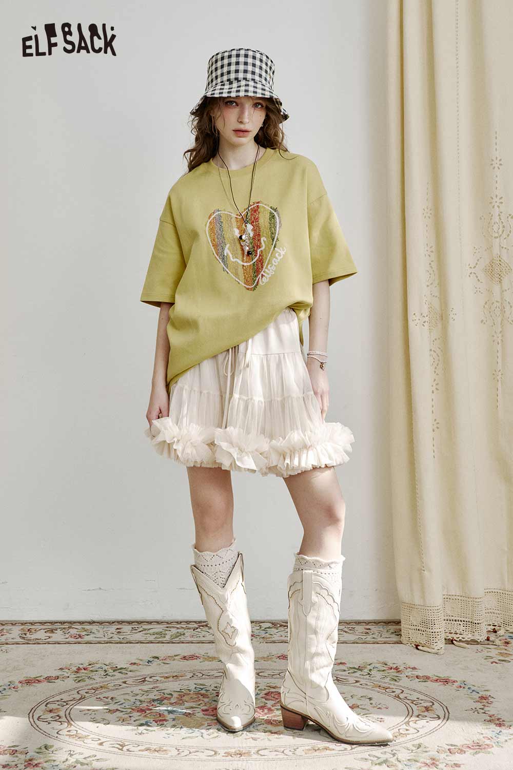 ELFSACK ballerina style tulle skirt layered with frills for a playful, chic look