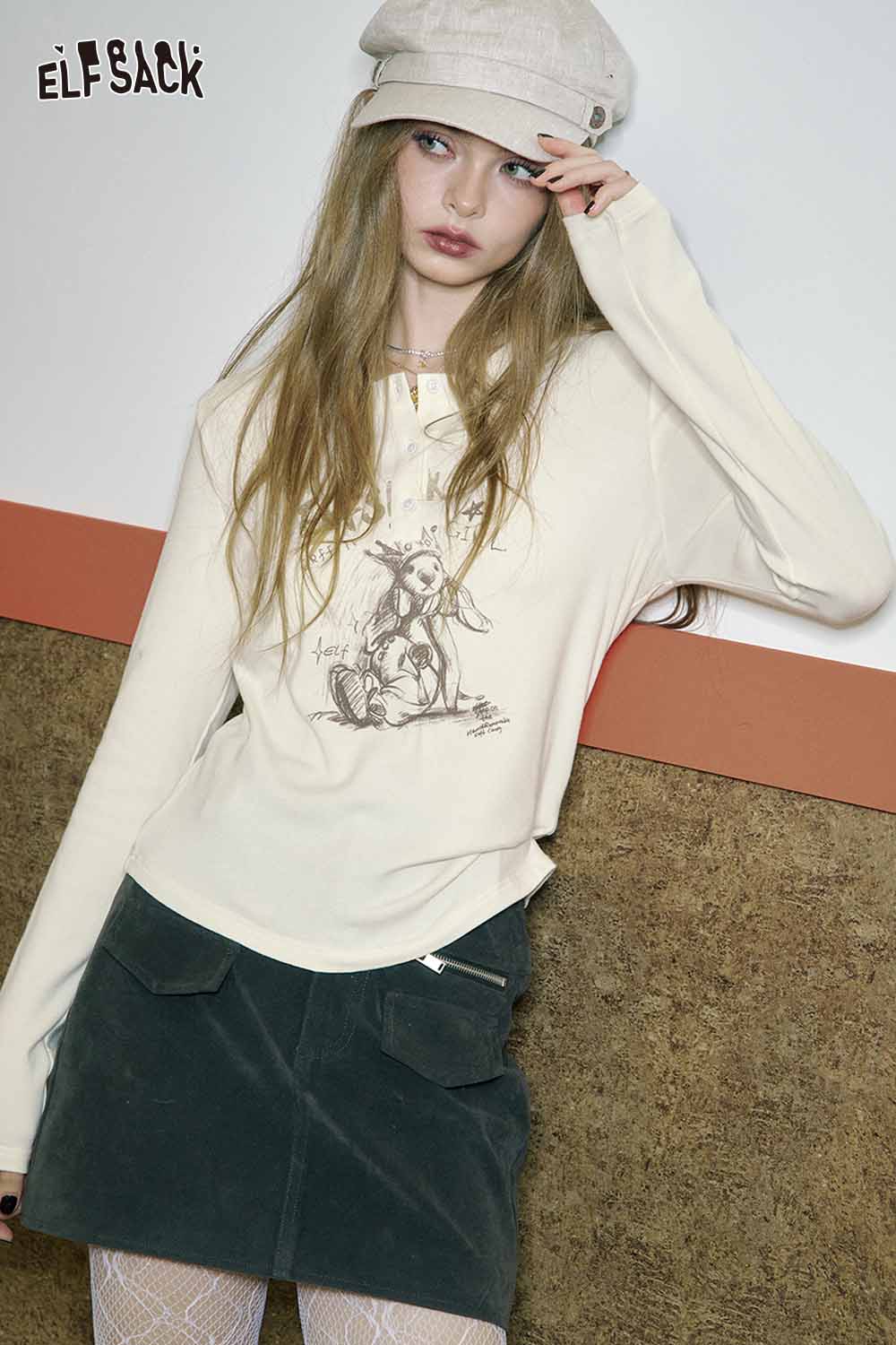 ELFSACK bear graphic relaxed fit tee designed with a cute bear illustration for a casual look