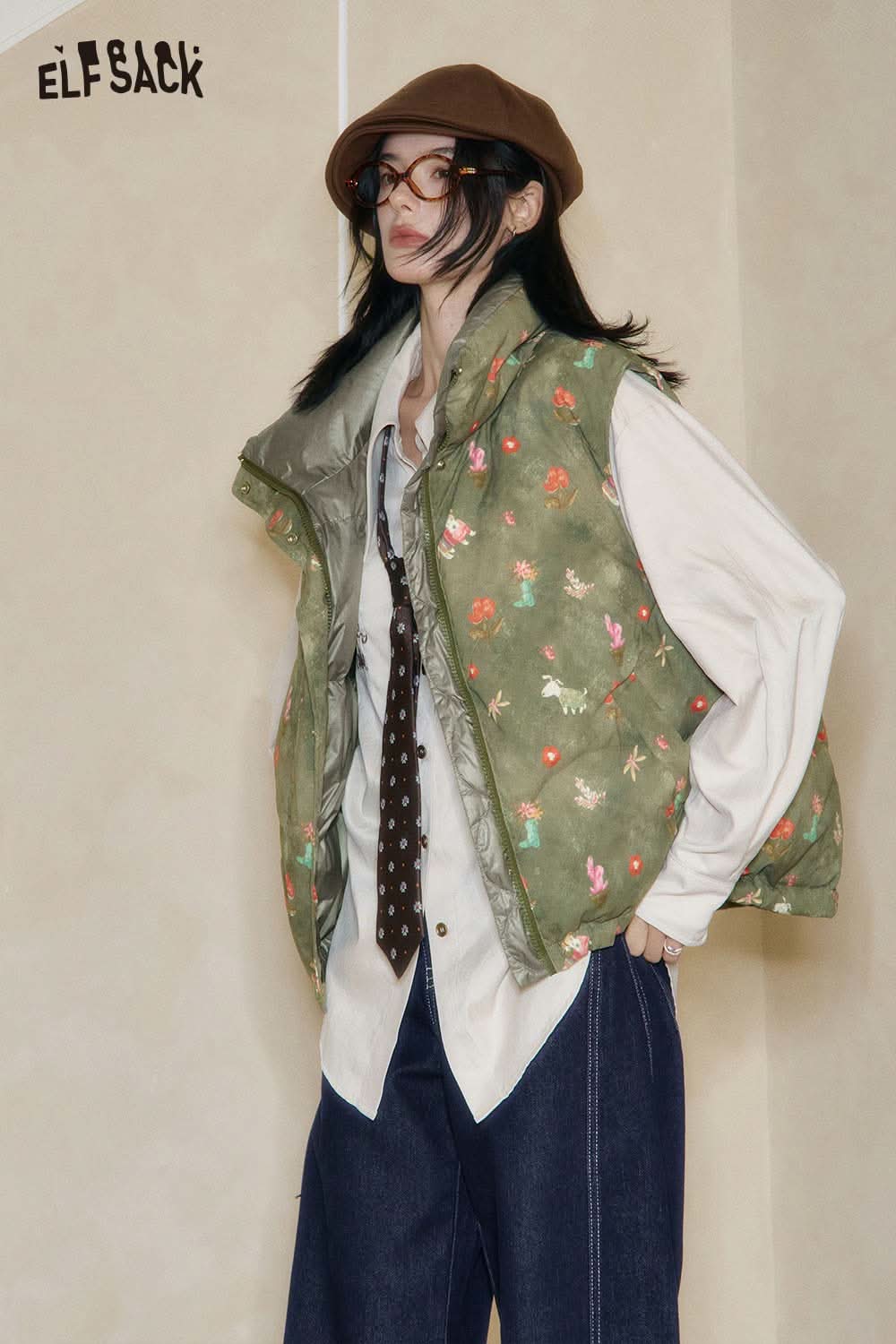 ELFSACK Bohemian Floral Reversible Vest in Green with a Stylish Design for Versatile Layering