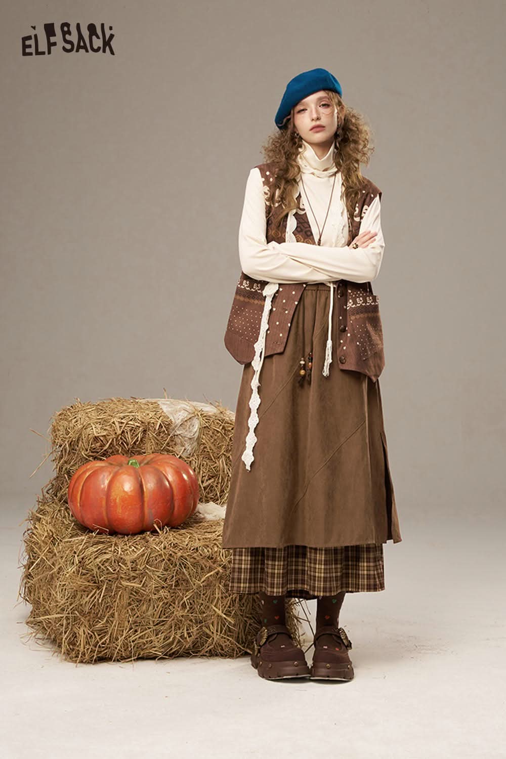 ELFSACK breathable lace patchwork skirt paired with layered outfit for a stylish autumn look
