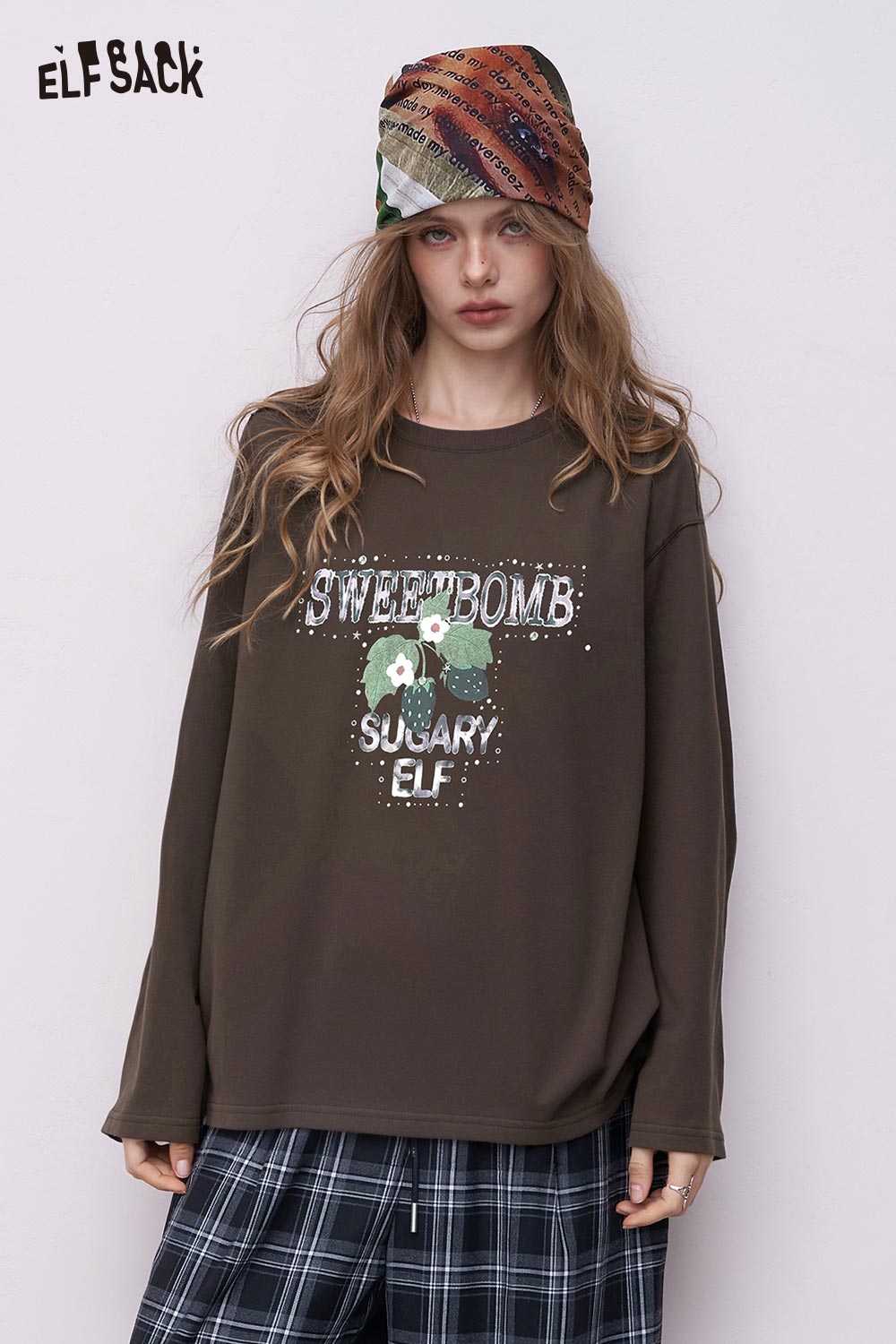ELFSACK oversized daisy graphic tee for women brown long sleeve relaxed fit with daisy print and vintage text
