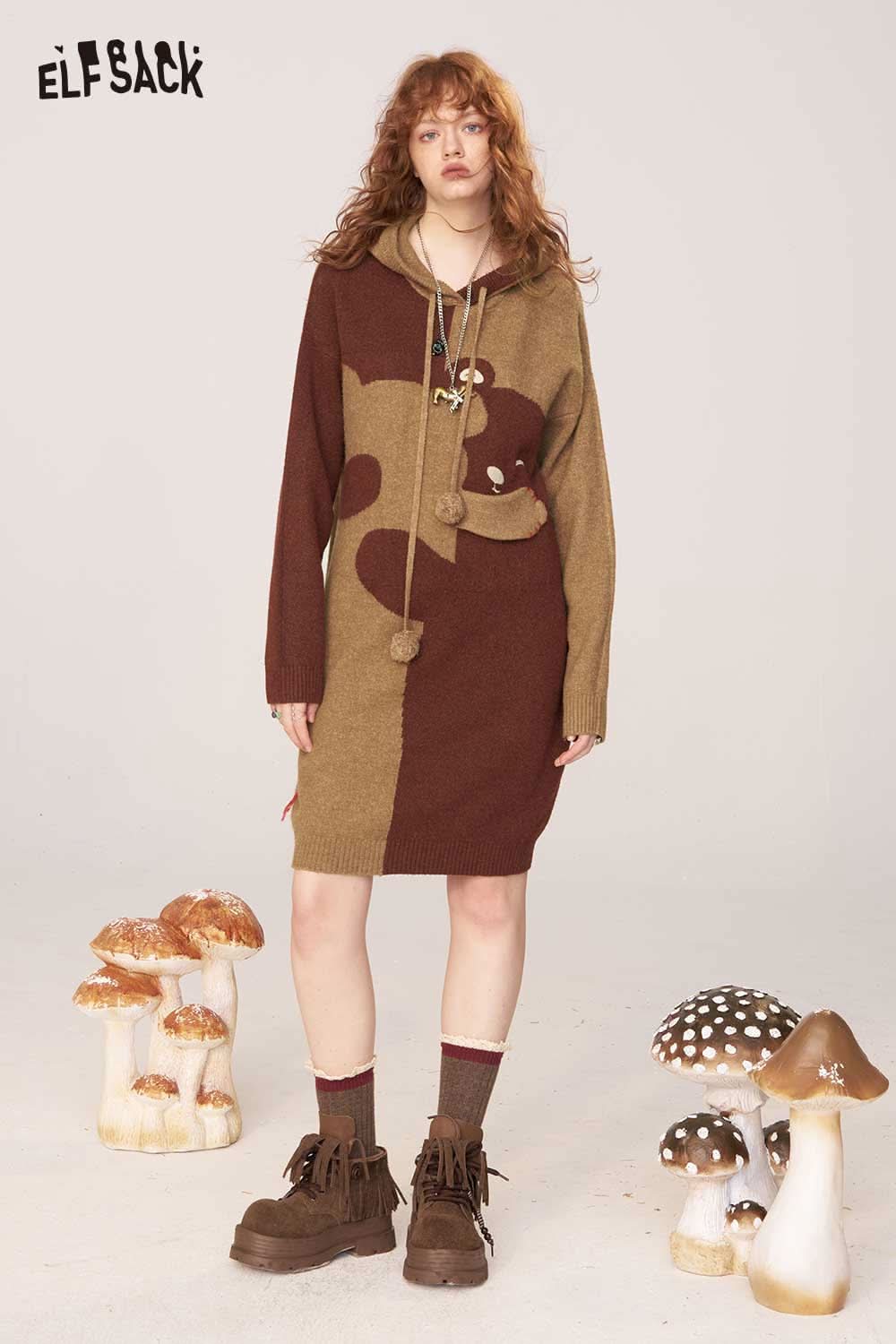 ELFSACK cartoon bear sweater dress in brown with playful design, ideal for casual outings